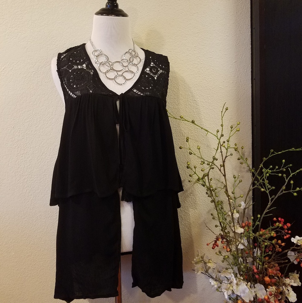 🛍August Silk Black Laced Vest Short Sleeve S, M - Picture 1 of 8